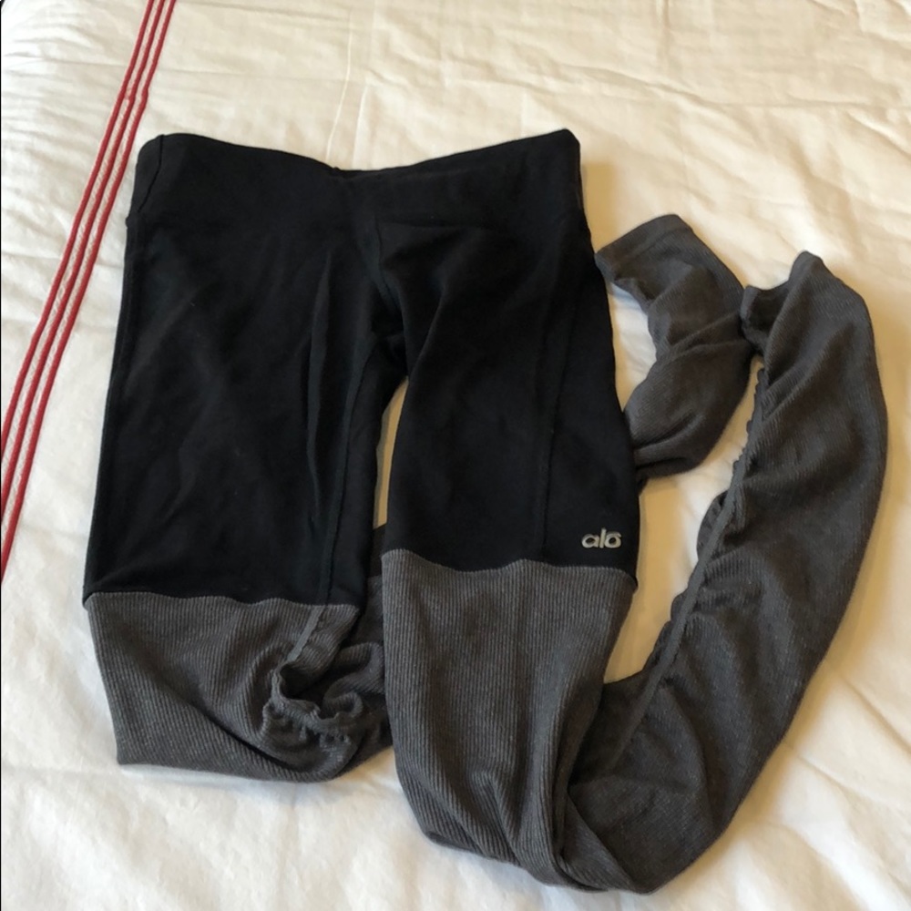 Alo Yoga goddess leggings size Medium